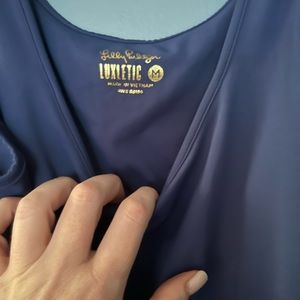Lilly Pulitzer size medium Luxletic top navy with built in bra.